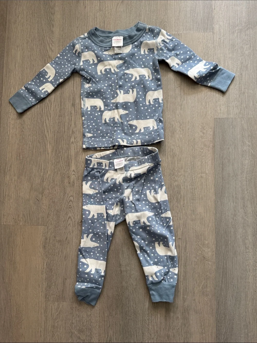 Hanna Andersson- 2T Polar Bears Pajama Set. Gently Used Condition.